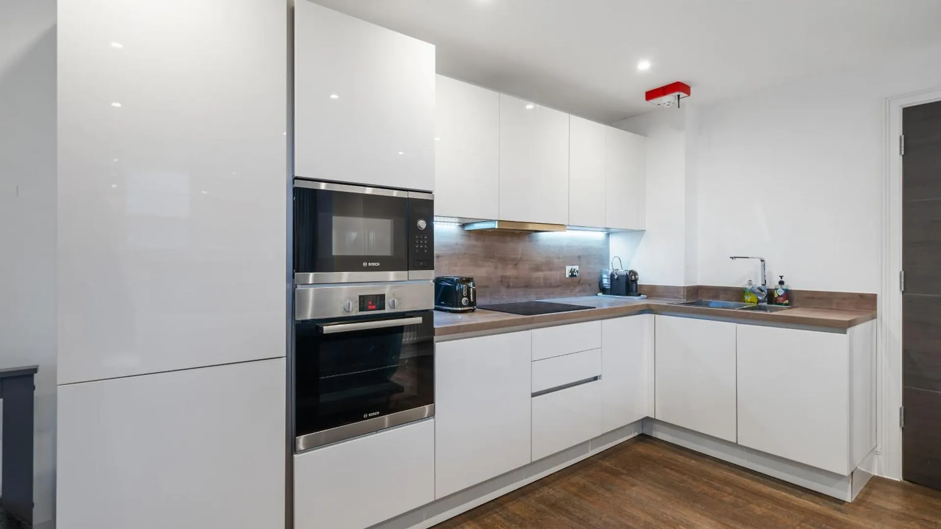 Διαμέρισμα Riverside 1Br With Easy Transport 20Min To City Centre Λονδίνο